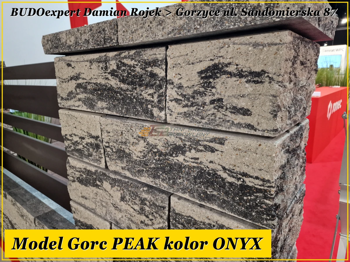 Ogrodzenie łupane z nowoczesnych bloczków Joniec Gorc PEAK kolory PIRYT ONYX DARK