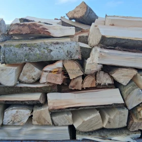Drewno opałowe  ;  w cenie 300 zł/m3