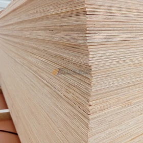 Sklejka surowa sosna kl. 3/3  ; 4mm ; 2130x1250mm