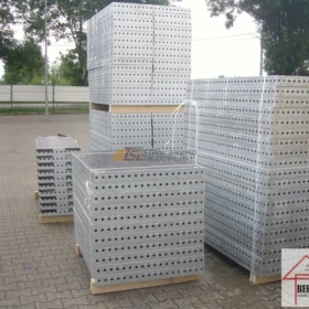 Szalunek ścienny, lekki, fundamentowy 135 mkw Ręczny montaż 