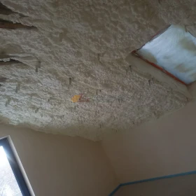 Ocieplenie pianką, ocieplanie poddasza piana, ocieplenie strychu pianą