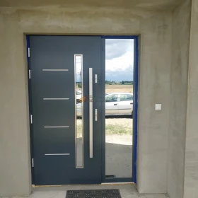 Drzwi drewniane ,dębowe , ocieplane . 