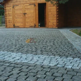 Czarna Kostka Granitowa łupana 8/11 na podjazdy , drogi, ścieżki