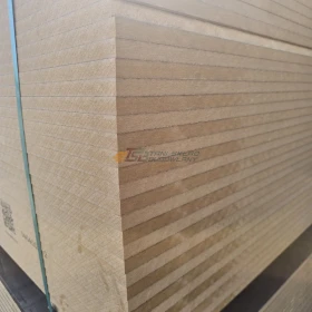 MDF  surowy  18mm ; 2800x2070mm
